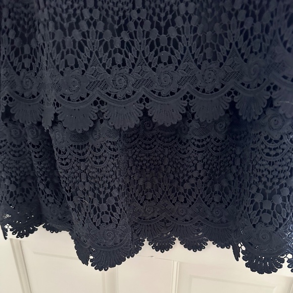 DRESSY, STRETCHY OFF SHOULDER BLACK TOP BY INTRIGUE-New Condition/XL - Picture 6 of 11